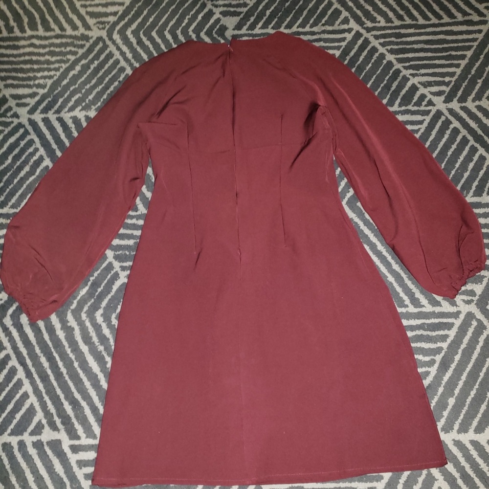 Dress. - Picture 3 of 4